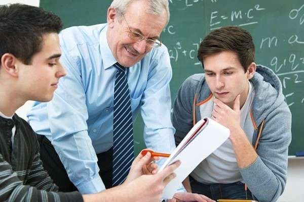 Cara Bergaul Dengan Dosen Di Luar Jam Kuliah